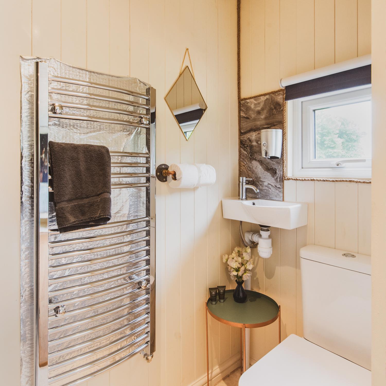 Hotel The Hideaway At Hiddenwood Glamping Corsley Esterno foto