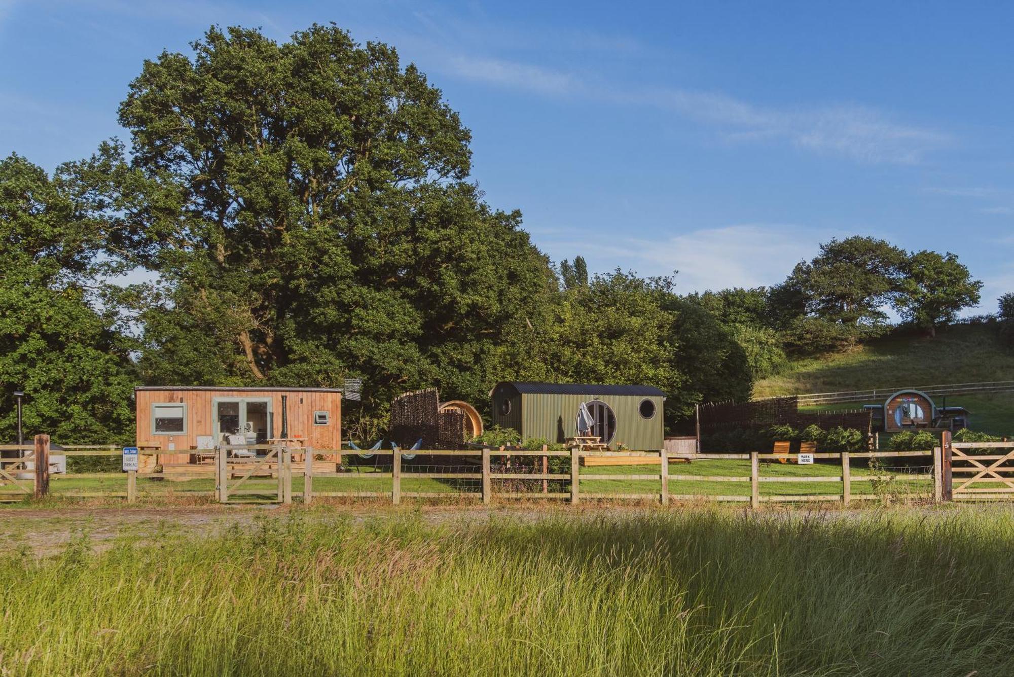 Hotel The Hideaway At Hiddenwood Glamping Corsley Esterno foto